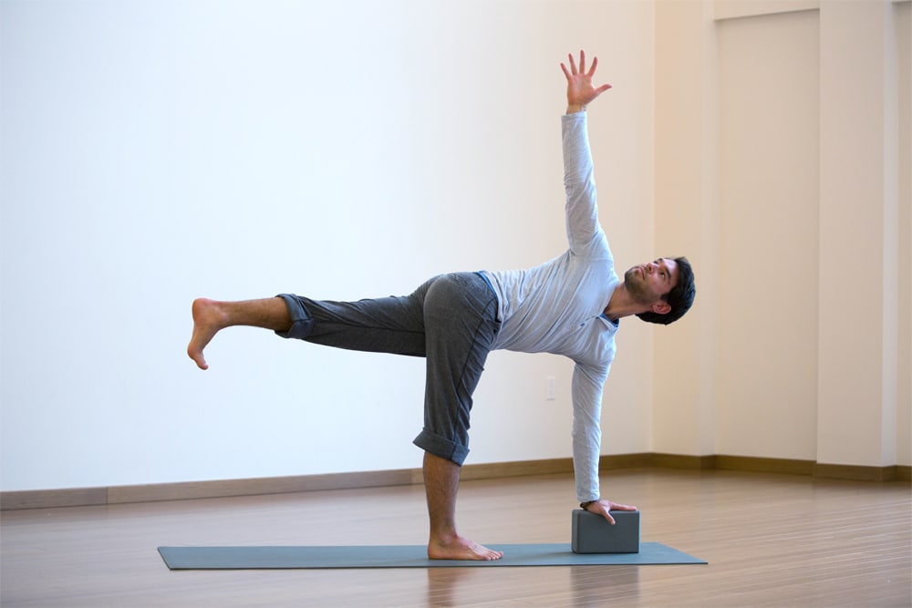 Ardha Chandrasana (Half Moon Pose) | Yoga Selection