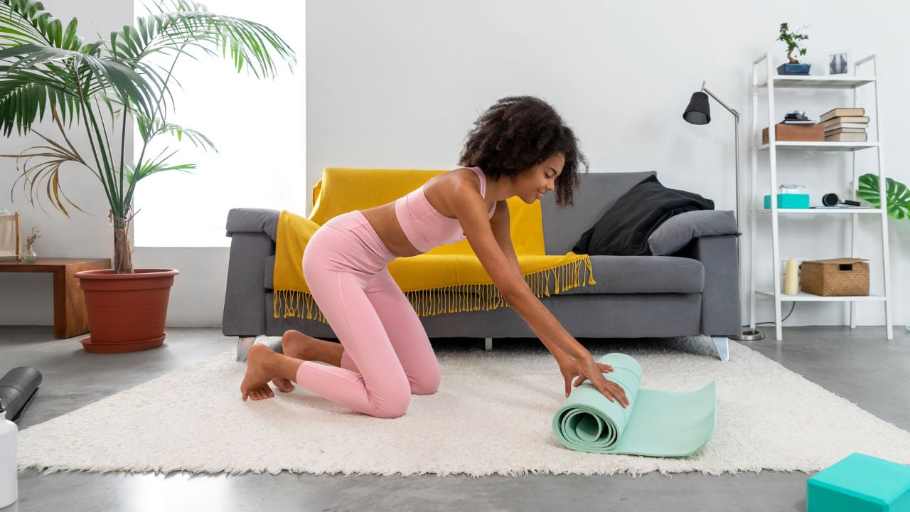 Stretching: How to use yoga equipment