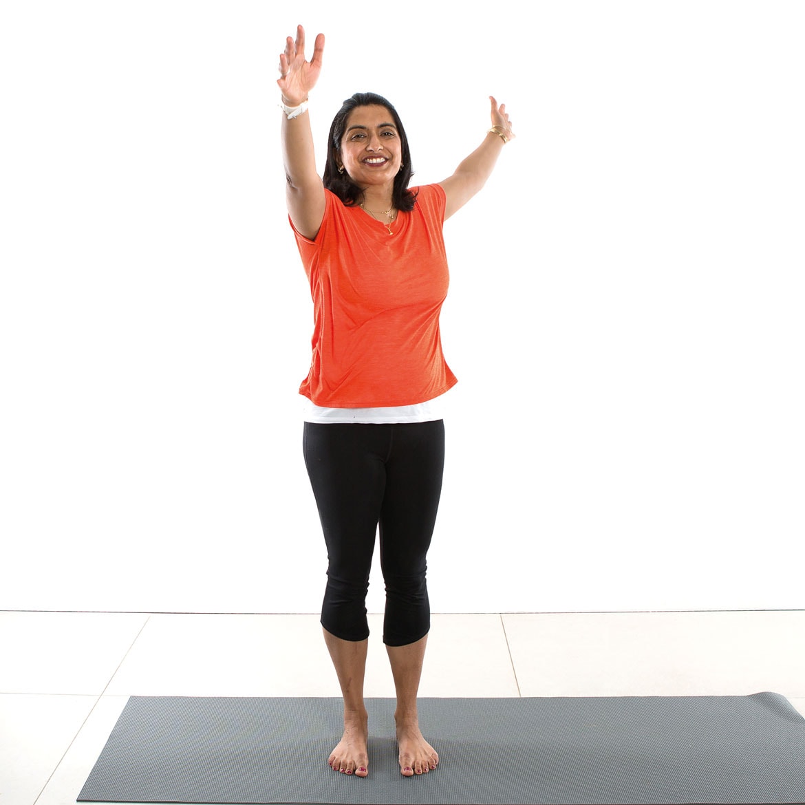 10 Easy Yoga Poses That Will Improve Posture and Relieve Pain | First For  Women