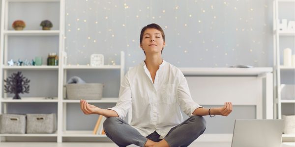 4 Ways Yoga Practice Can Neutralise Your Work Stress