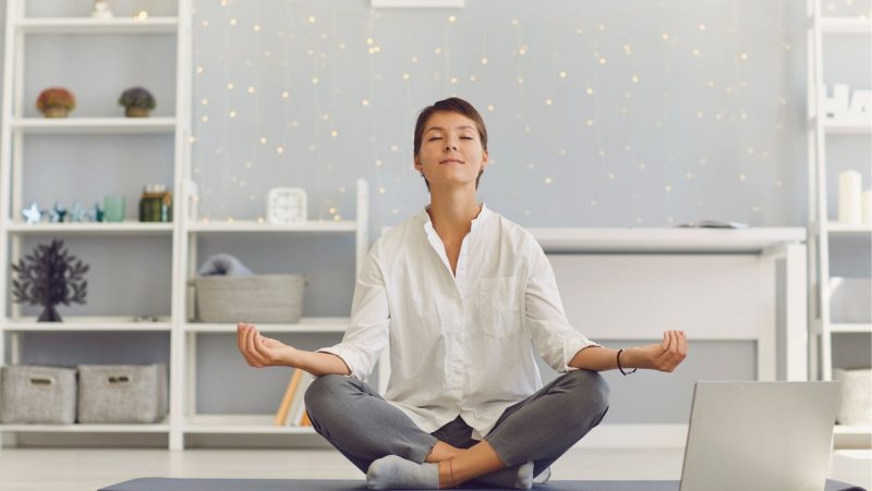 4 Ways Yoga Practice Can Neutralise Your Work Stress