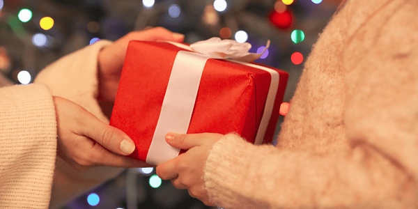 5 Ways to Strengthen Your Relationships This Holiday Season by Setting Boundaries and Maintaining Connection