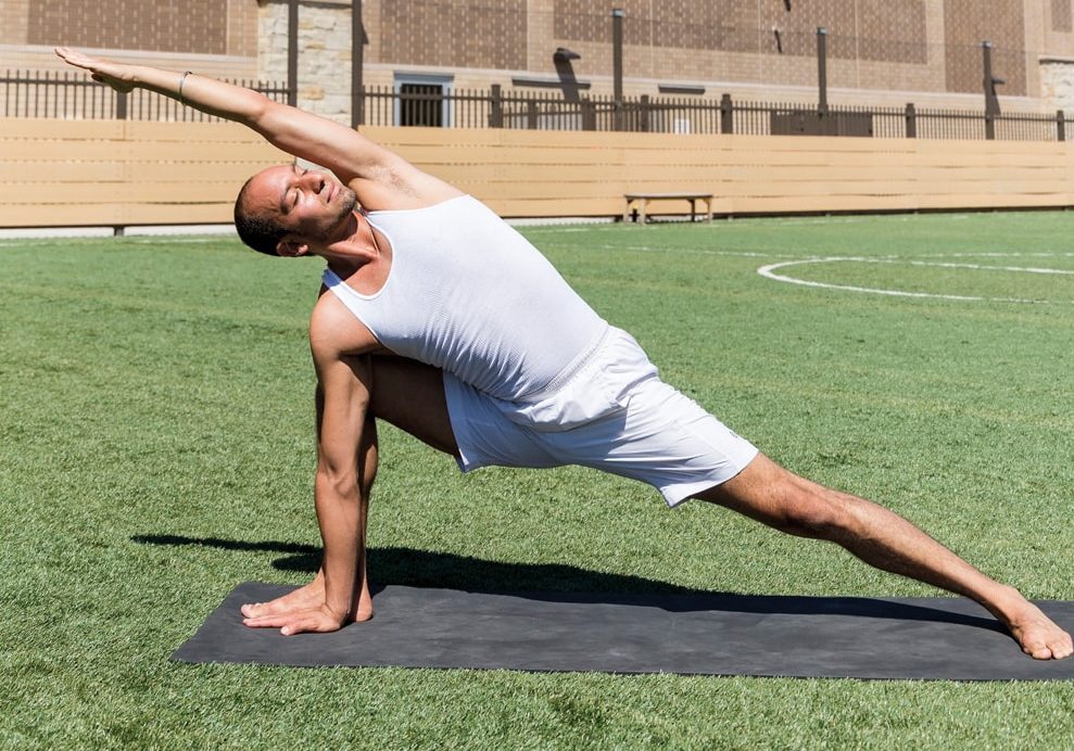Revolved Side Angle (Parivrtta Parsvakonasana) – Yoga Poses Guide by  WorkoutLabs